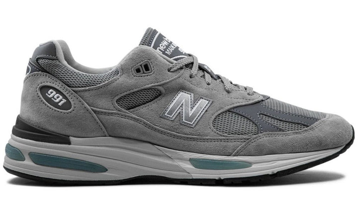 NEW BALANCE
NEW BALANCE SNEAKERS MADE IN THE UK 991