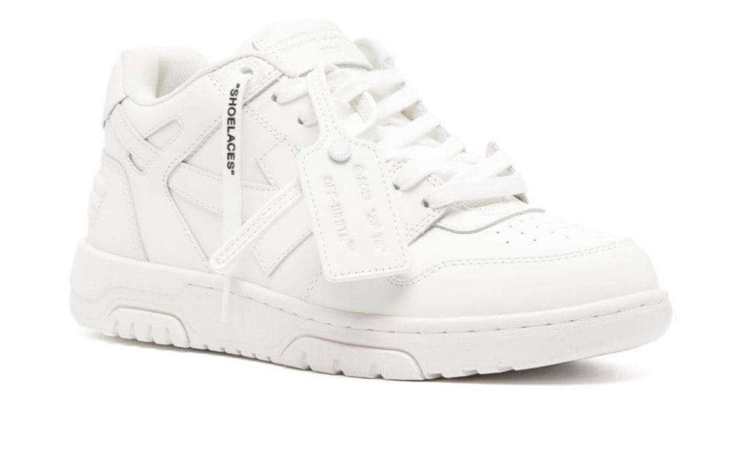 OFF WHITE
SNEAKERS OUT OF OFFICE