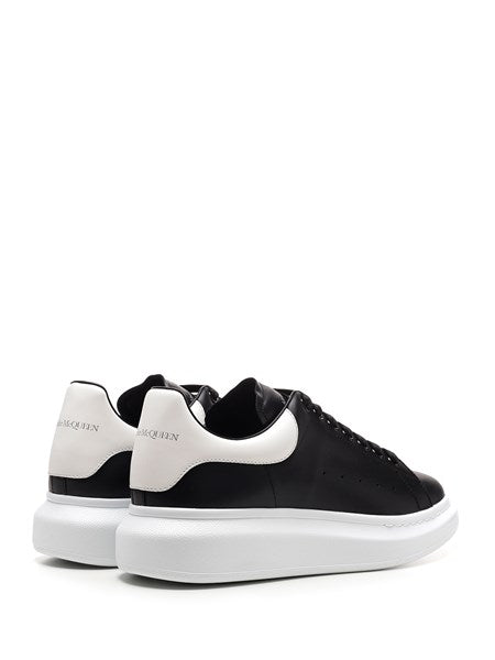 Alexander Mcqueen
Sneakers "Oversize" nere